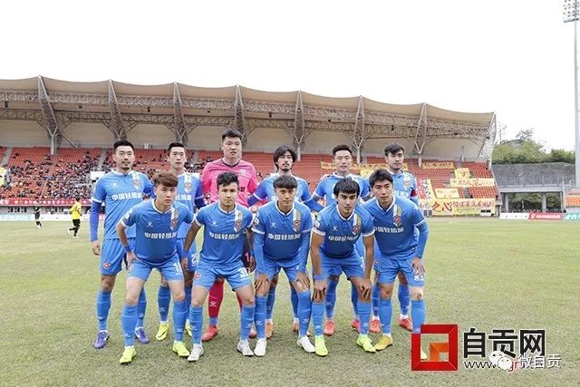 蒂格调侃浓眉要打满82场：我押十万赌他做不到 他70场都打不够